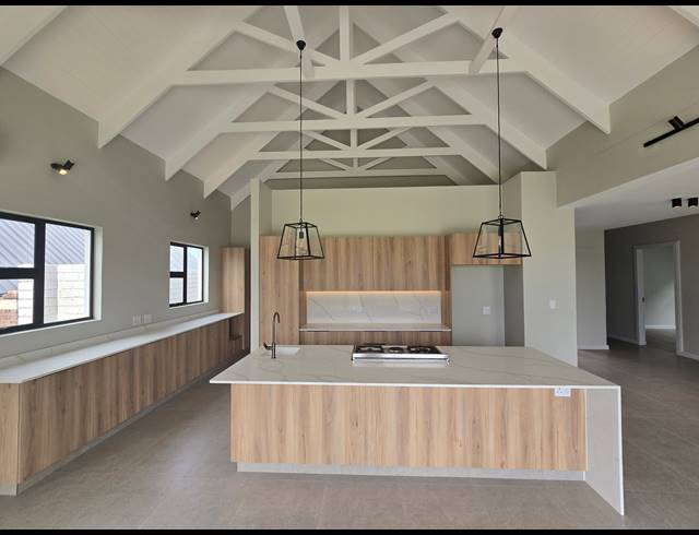 4 BEDROOM HOUSE FOR SALE IN SPRINGVALE COUNTRY ESTATE